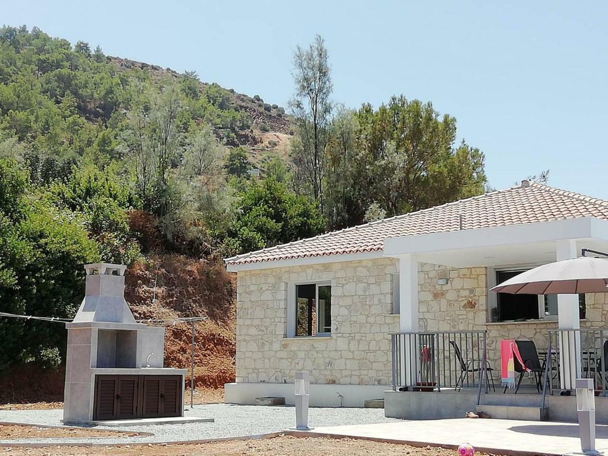 Pomos Idol Exceptional Beach Villa Exterior photo