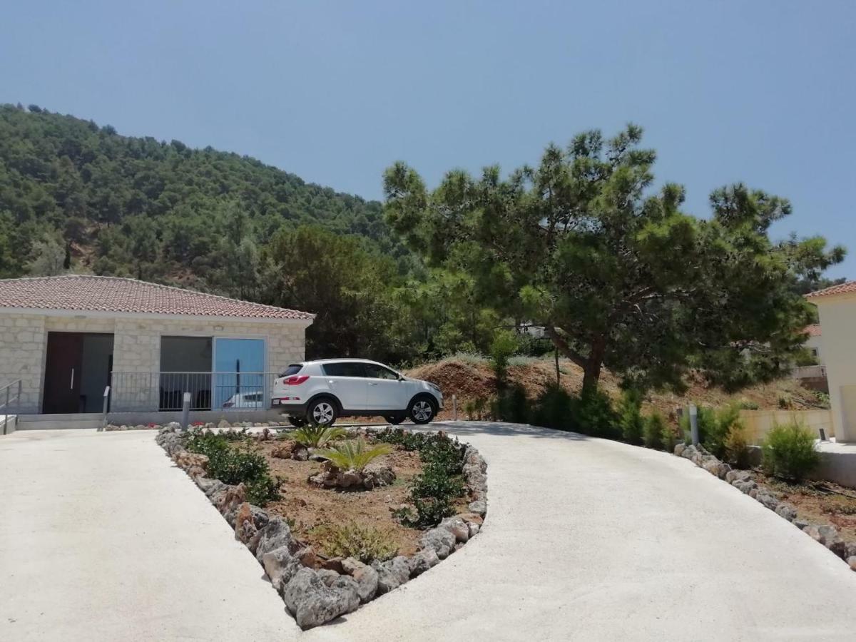 Pomos Idol Exceptional Beach Villa Exterior photo