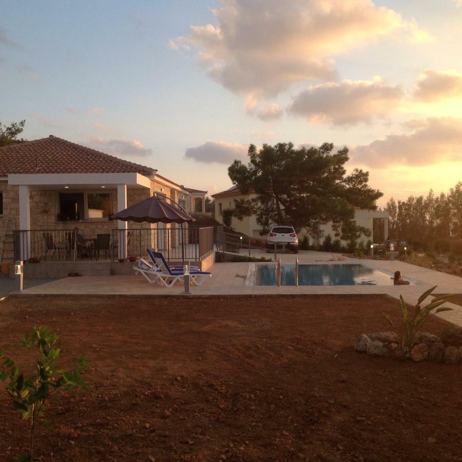 Pomos Idol Exceptional Beach Villa Exterior photo